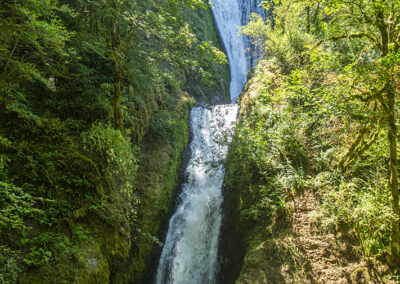 Vertical photograph of Bridal Veil Falls in Oregon