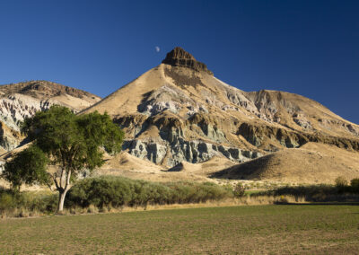 Landscape photo with eroded mountain in Oregon