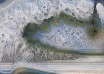 Icelike mineral crystals form a cavelike structure